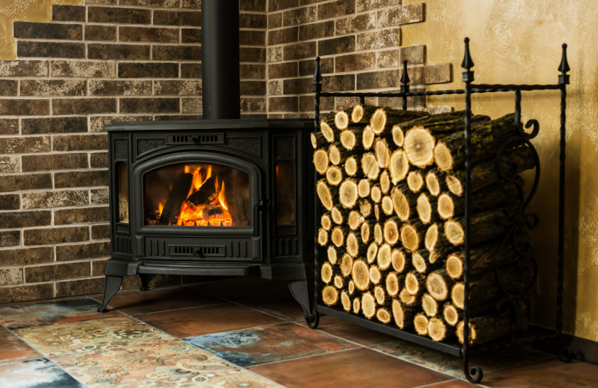 You are currently viewing Comment nettoyer la vitre de son poêle à bois sans l&rsquo;abîmer ?